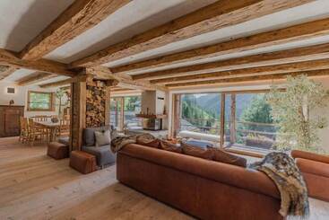 تختخواب و صبحانه Fantastic Chalet