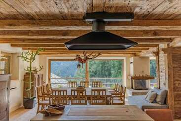 تختخواب و صبحانه Fantastic Chalet