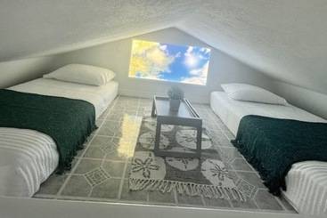 تختخواب و صبحانه The Tiny Cottage In The Springs