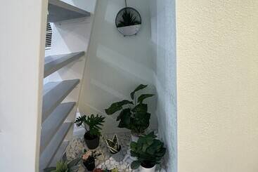 تختخواب و صبحانه The Tiny Cottage In The Springs