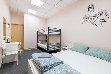 &hostel Onegin