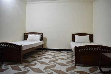 هتل De Metro Guest House