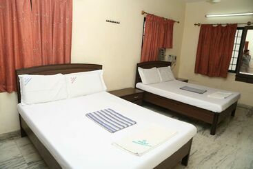 هتل Goroomgo Sun Star Residency Chennai