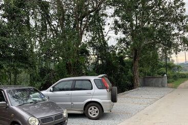 هتل Hujung Kampung