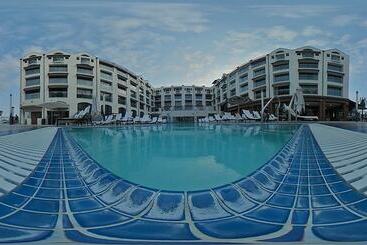هتل La Plage Wellness