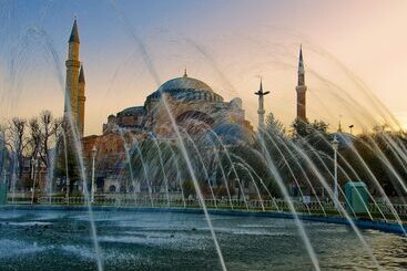 هتل Renova Turizm