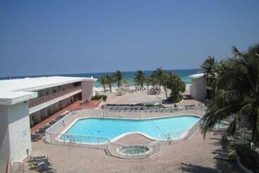 هتل Sahara Beach Club