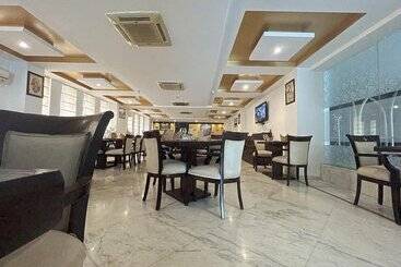هتل Surasena Regal Vista Agra