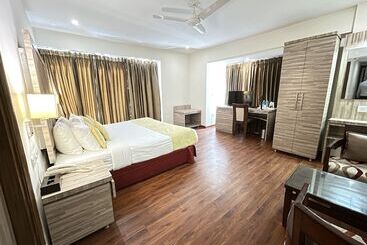 هتل Surasena Regal Vista Agra
