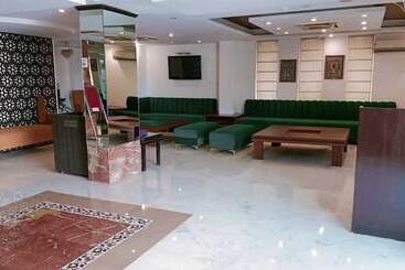 هتل Surasena Regal Vista Agra