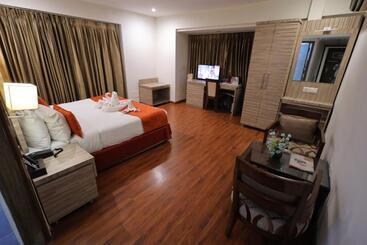 هتل Surasena Regal Vista Agra