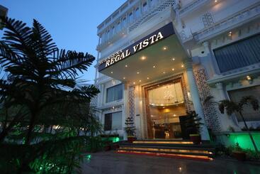 هتل Surasena Regal Vista Agra