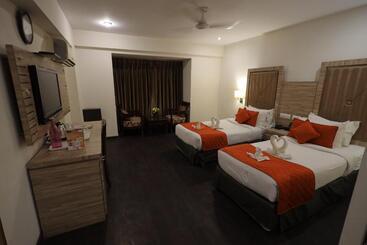 هتل Surasena Regal Vista Agra