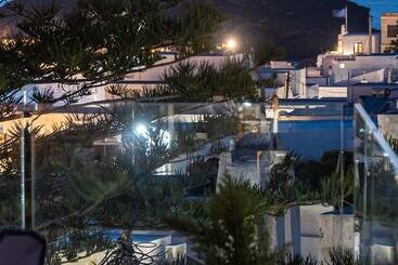 Mariet Naxos Elegant Suites