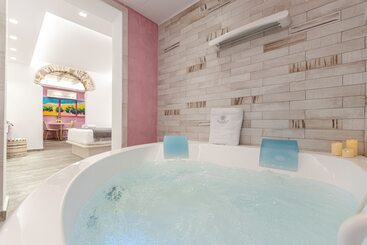 Mariet Naxos Elegant Suites