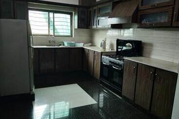 پانسیون Evergreen Guest Lodge   Egl