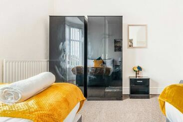 اقامتگاه Immaculate 4 Bed House Near Anfield And Goodison