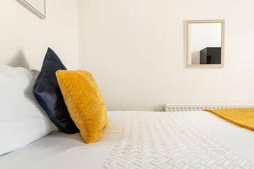 اقامتگاه Immaculate 4 Bed House Near Anfield And Goodison