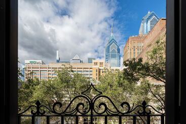 Sosuite At French Quarters   Rittenhouse Square