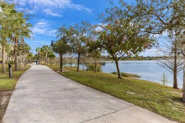 Fresh And Remodeled In Vista Cay! Townhome 3br/3.5ba 3vc045