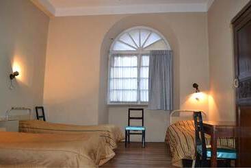 Hostal Austria   Hostel