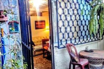 مسافرخانه Residencia Ichik Y Residencia Nha