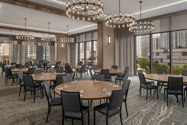 Ac Hotel By Marriott Miami Brickell