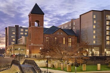 هتل Homewood Suites By Hilton Indianapolis Downtown Iupui
