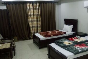 هتل Kashmir Inn