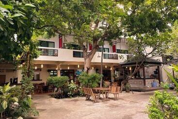 هتل Lamphu House Bangkok