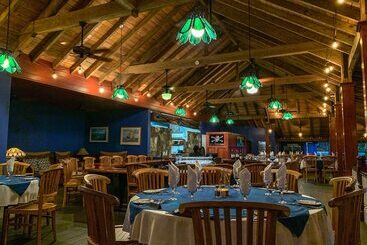 هتل Leverick Bay Resort And Marina