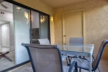 Luxury Paradise Valley Condo, Complete Remodel!