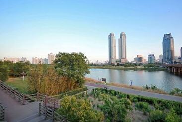 پانسیون Ulsan Dalbit Eunhasu Guest House