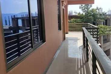 پانسیون Zujaja Guest House