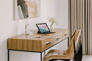Sonder Downtown Towers