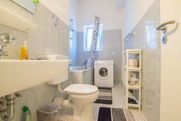 Tolstov Hotels Large 3 Room Apartment