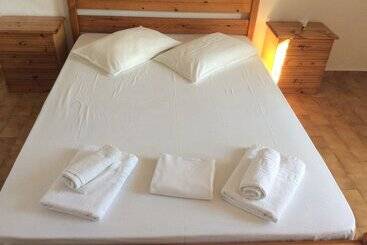 تختخواب و صبحانه Elena Rooms