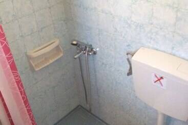 تختخواب و صبحانه Elena Rooms