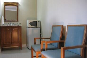 Embassy Motel