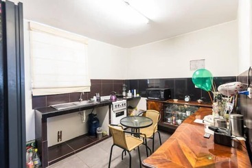 مسافرخانه Javi's Rooms