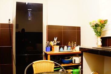 مسافرخانه Javi's Rooms