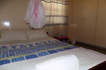 هتل 116 47 Fanaka South Crescent House