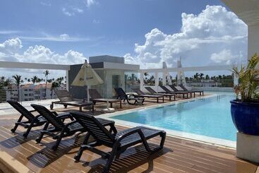 هتل Aventura Deluxe Suites Rooftop Pool