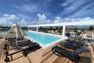 هتل Aventura Deluxe Suites Rooftop Pool