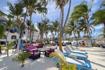 هتل Aventura Deluxe Suites Rooftop Pool