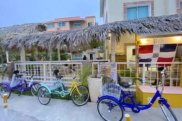 هتل Aventura Deluxe Suites Rooftop Pool