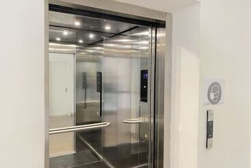 هتل Aventura Deluxe Suites Rooftop Pool