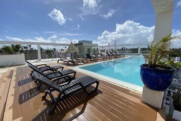 هتل Aventura Deluxe Suites Rooftop Pool