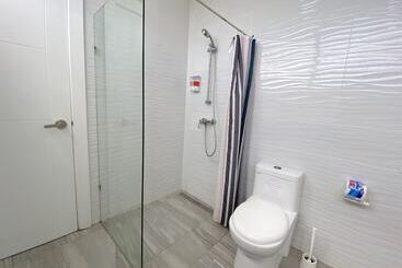 هتل Aventura Deluxe Suites Rooftop Pool