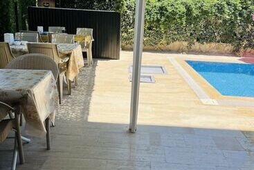 هتل Belek Gold Pansiyon
